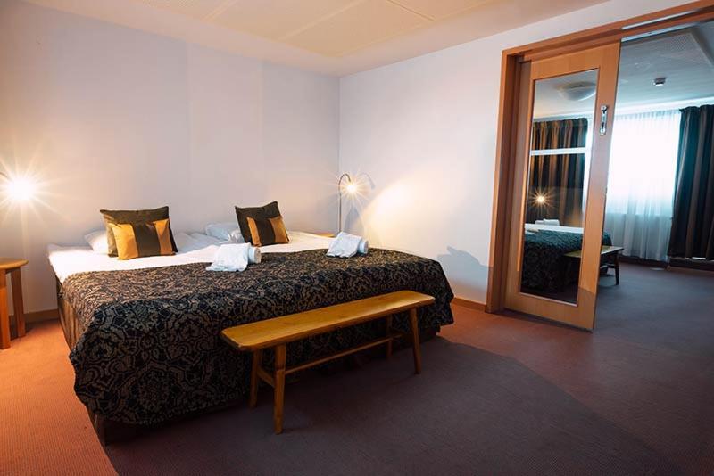 Hotelliravintola Kumpu Оутокумпу Екстер'єр фото