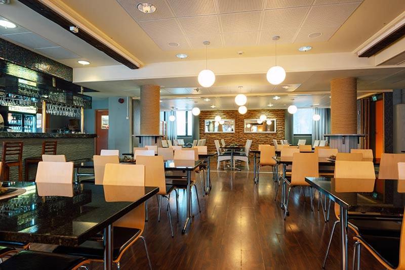 Hotelliravintola Kumpu Оутокумпу Екстер'єр фото